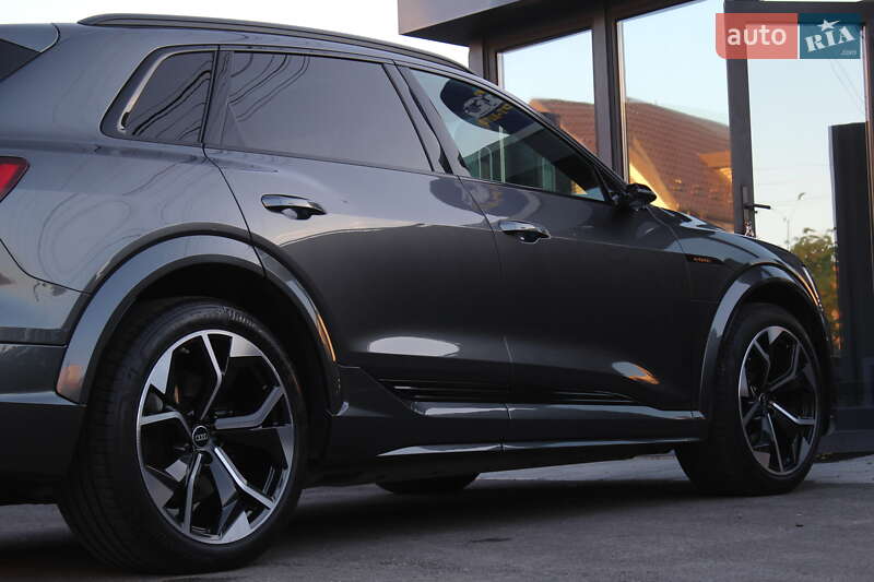 Внедорожник / Кроссовер Audi e-tron S 2022 в Киеве