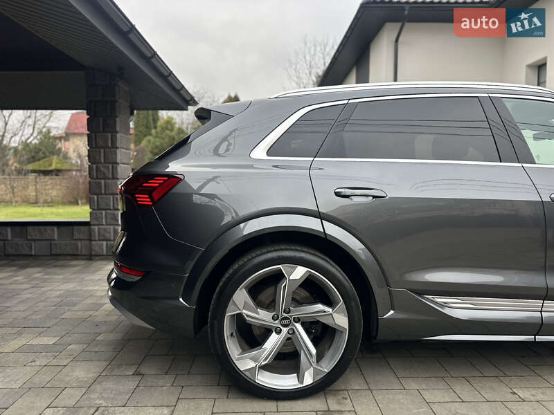 Позашляховик / Кросовер Audi e-tron S 2022 в Луцьку