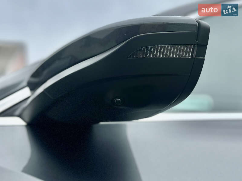 Позашляховик / Кросовер Audi e-tron S 2022 в Луцьку