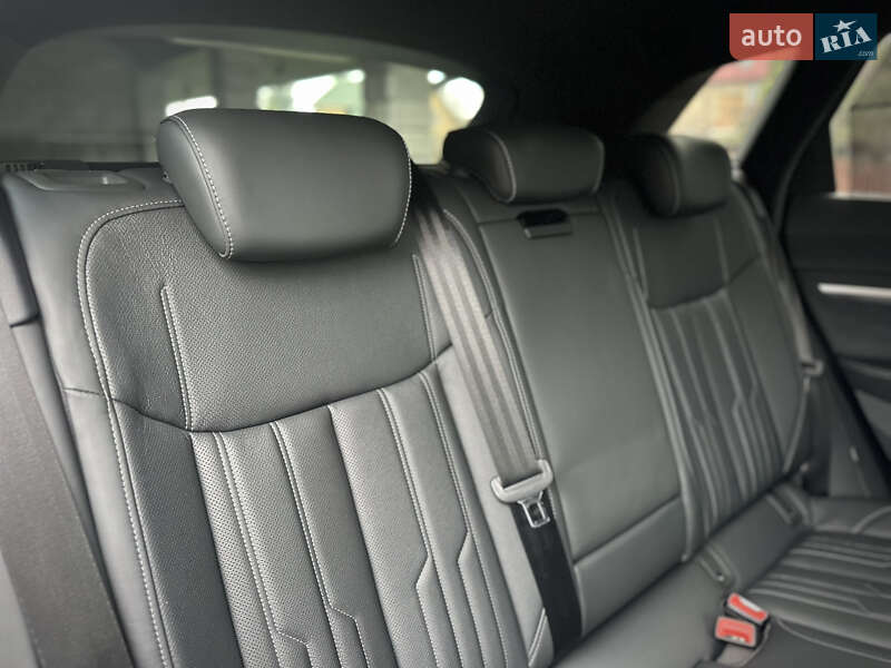 Позашляховик / Кросовер Audi e-tron S 2022 в Луцьку
