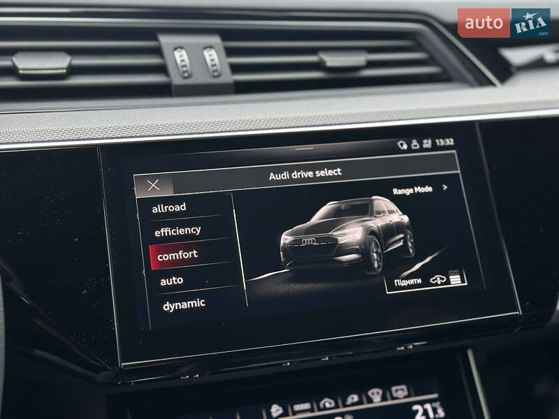 Позашляховик / Кросовер Audi e-tron S 2022 в Луцьку