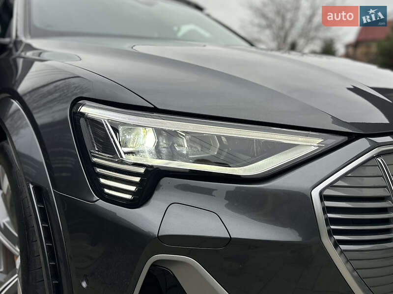 Позашляховик / Кросовер Audi e-tron S 2022 в Луцьку