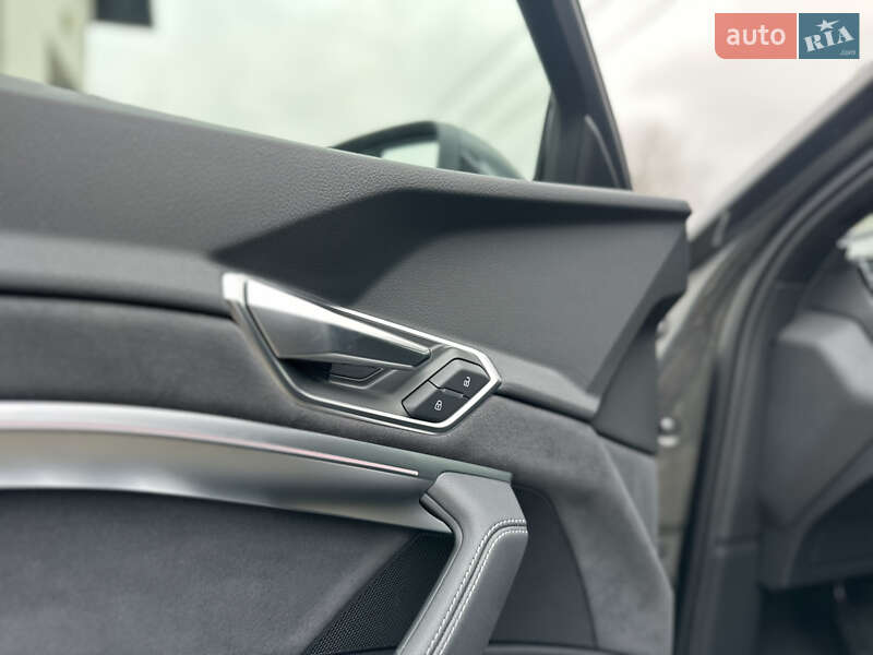 Позашляховик / Кросовер Audi e-tron S 2022 в Луцьку