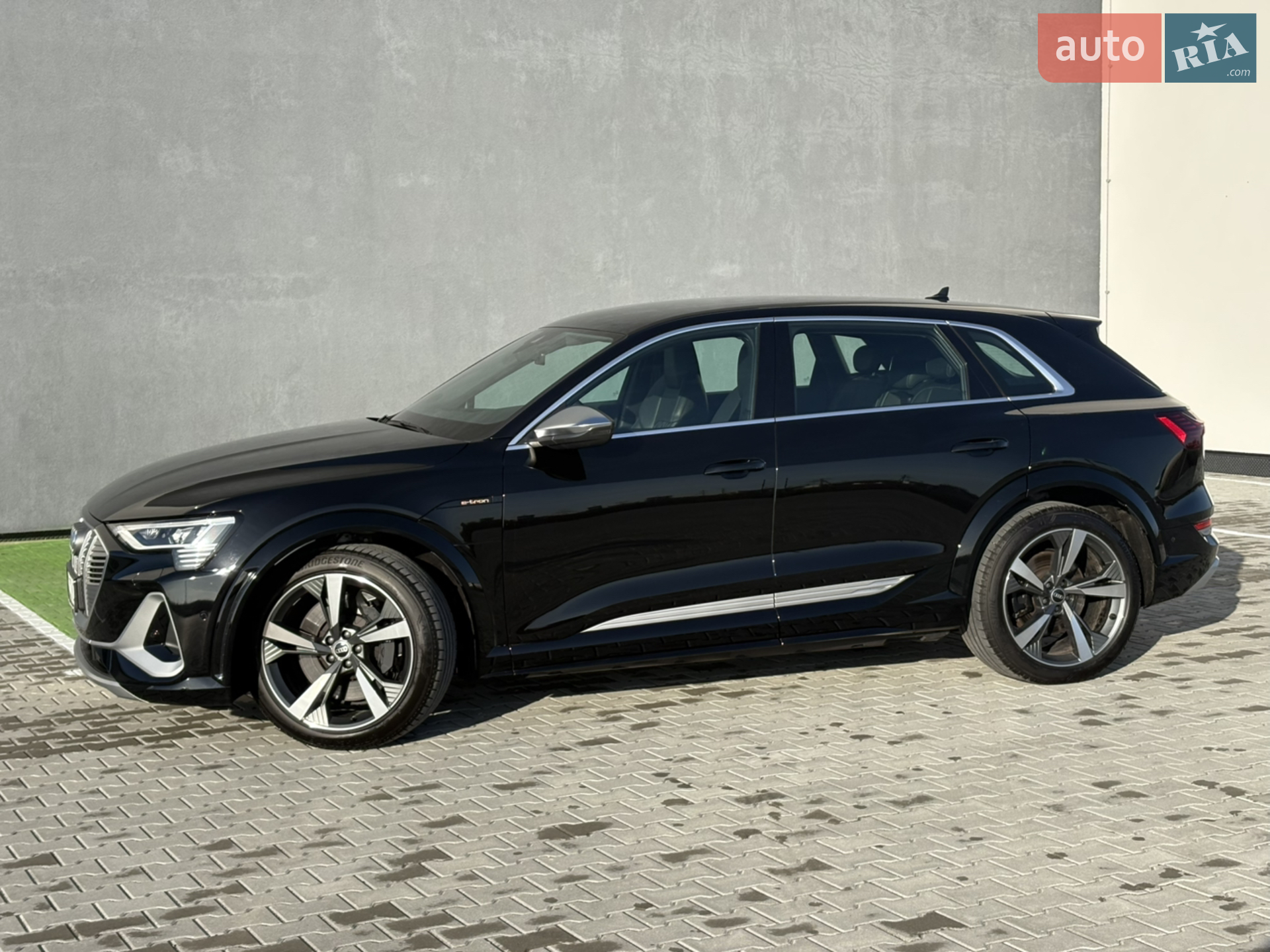 2021 Audi e-tron S - мініатюра 10