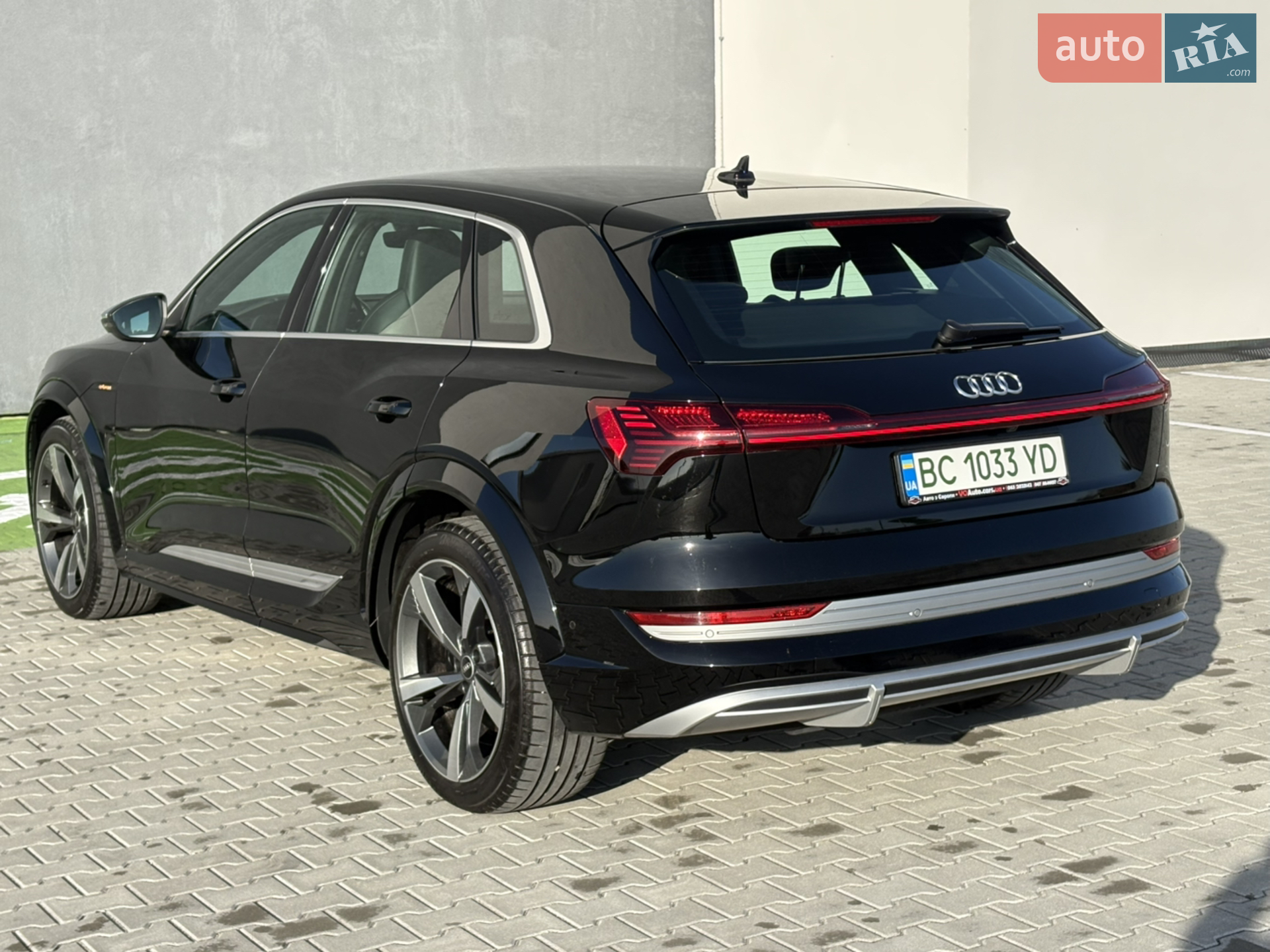 2021 Audi e-tron S - мініатюра 25