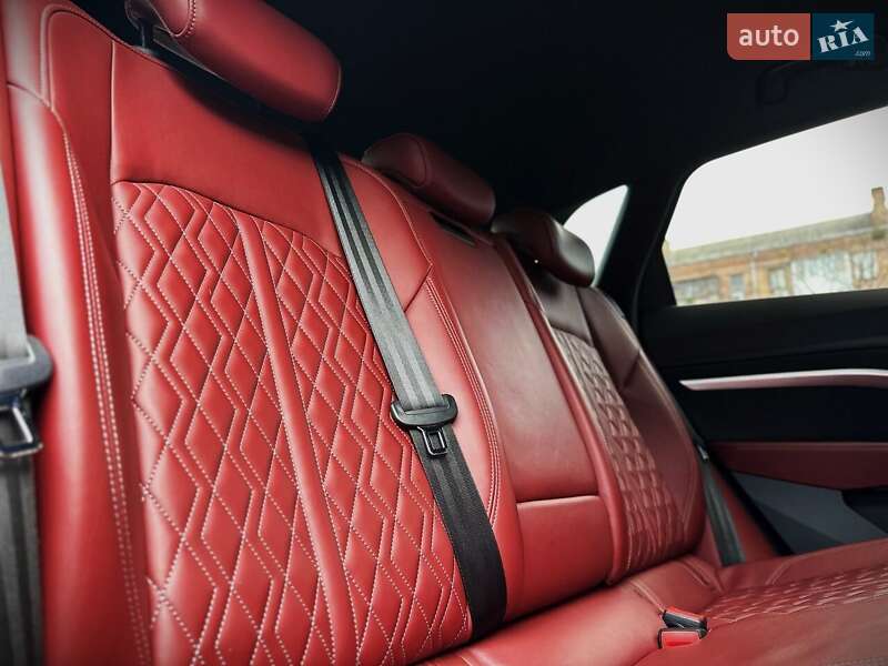 Внедорожник / Кроссовер Audi e-tron S 2021 в Киеве