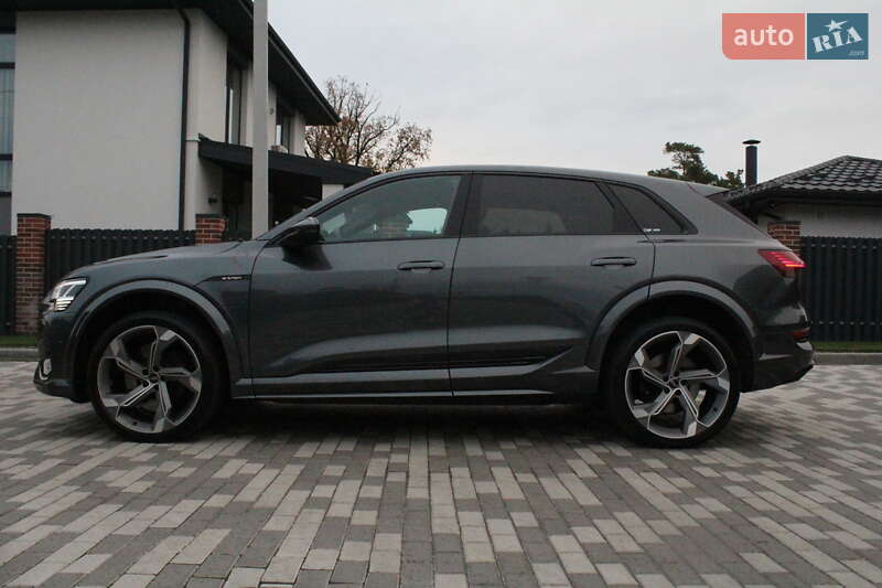 Внедорожник / Кроссовер Audi e-tron S 2022 в Киеве