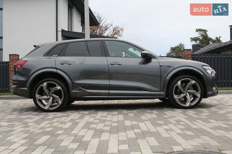 Внедорожник / Кроссовер Audi e-tron S 2022 в Киеве