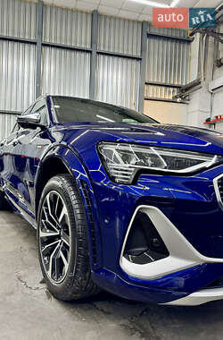 Позашляховик / Кросовер Audi e-tron S 2022 в Києві