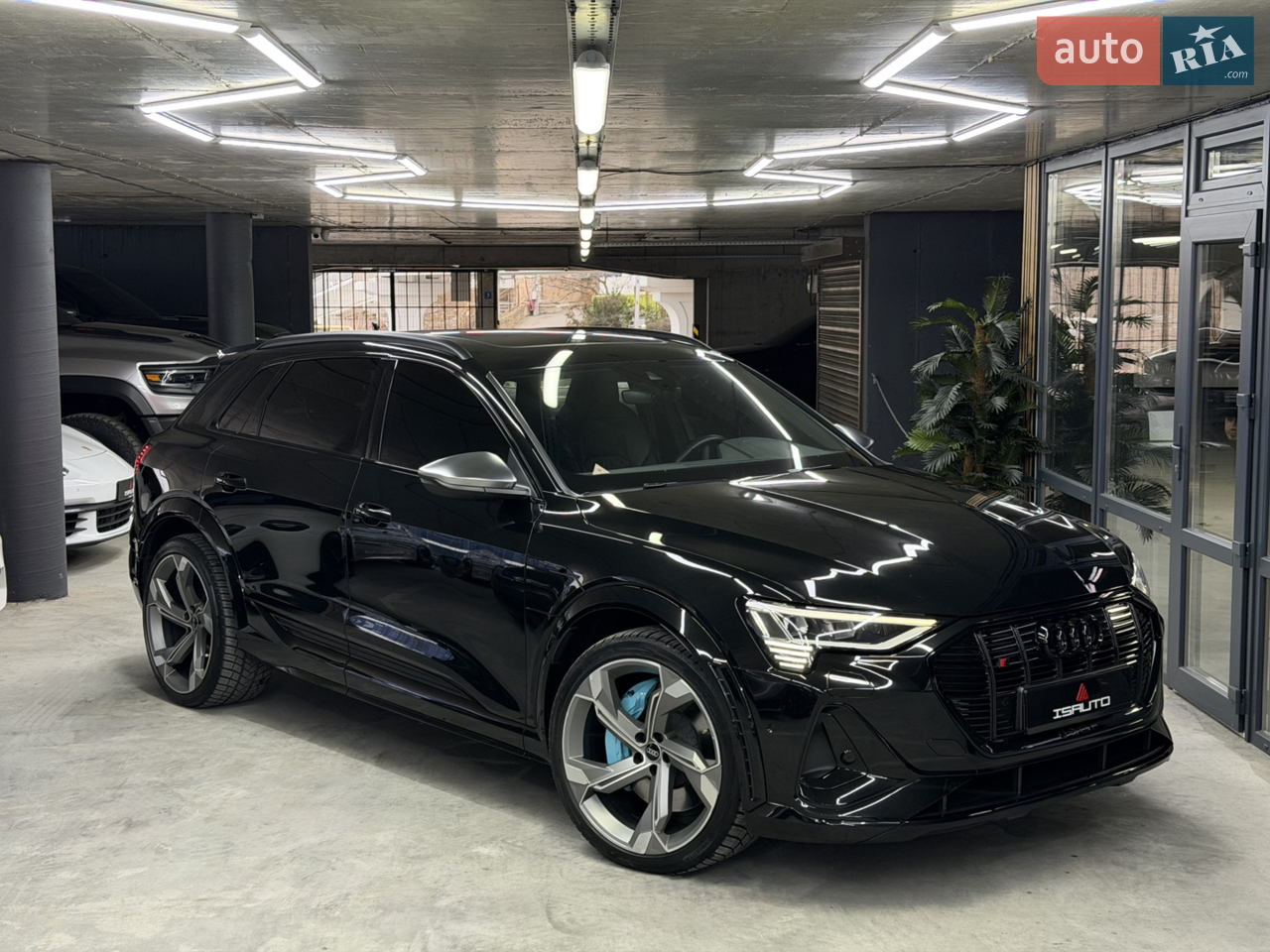2021 Audi e-tron S - мініатюра 23