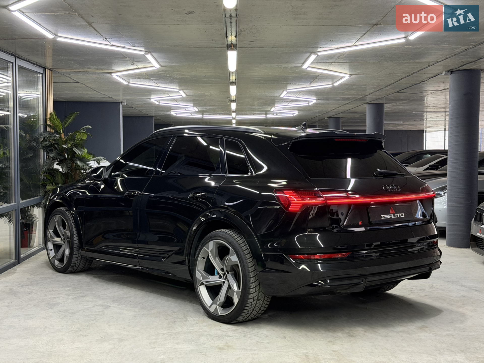 2022 Audi e-tron S - мініатюра 11