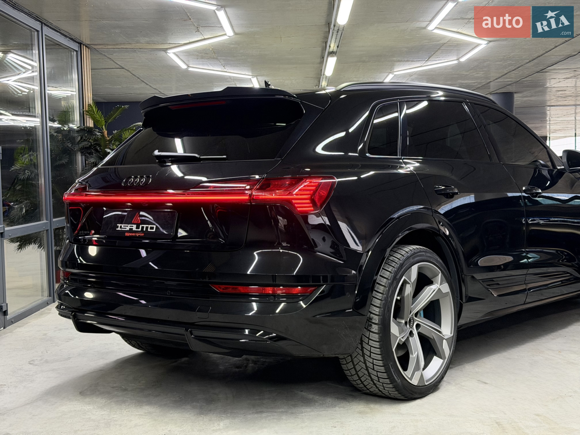 2022 Audi e-tron S - мініатюра 17