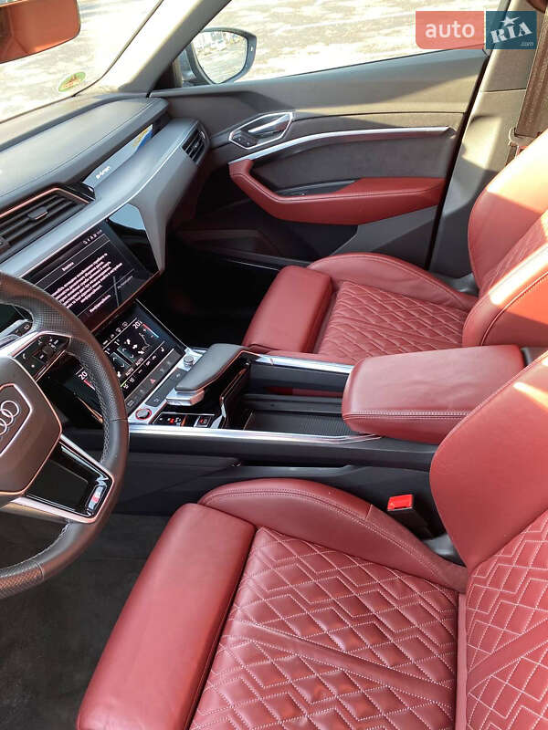 Внедорожник / Кроссовер Audi e-tron S 2021 в Киеве фото 14 Внедорожник / Кроссовер Audi e-tron S 2021 в Киеве