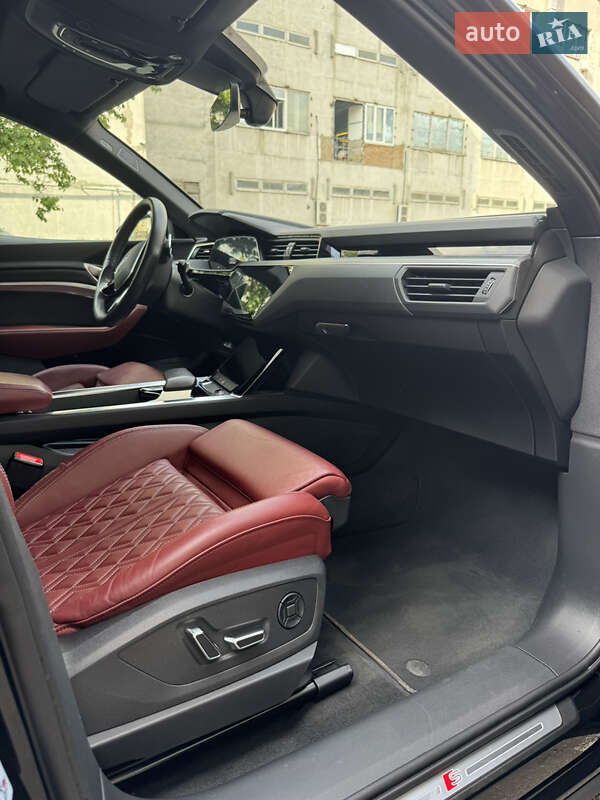Внедорожник / Кроссовер Audi e-tron S 2021 в Киеве фото 16 Внедорожник / Кроссовер Audi e-tron S 2021 в Киеве