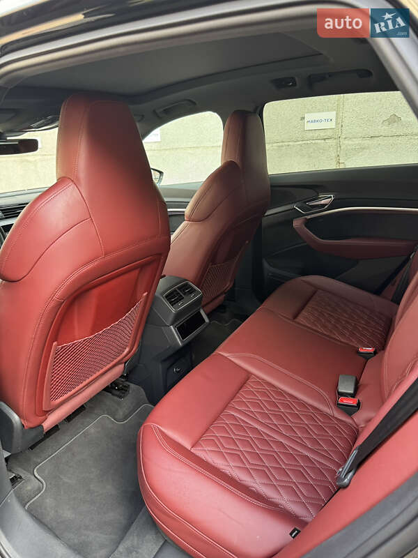 Внедорожник / Кроссовер Audi e-tron S 2021 в Киеве фото 20 Внедорожник / Кроссовер Audi e-tron S 2021 в Киеве