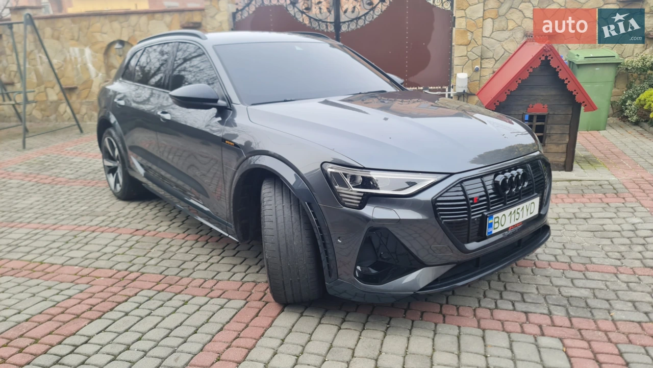 2021 Audi e-tron S - мініатюра 21