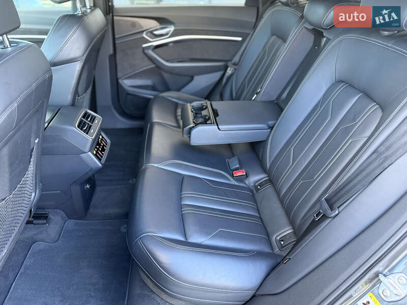 Внедорожник / Кроссовер Audi e-tron S 2020 в Хмельницком