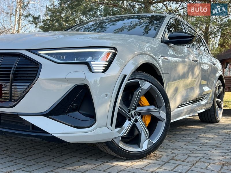 Внедорожник / Кроссовер Audi e-tron S 2022 в Ужгороде