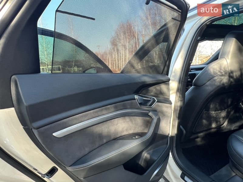 Внедорожник / Кроссовер Audi e-tron S 2022 в Ужгороде