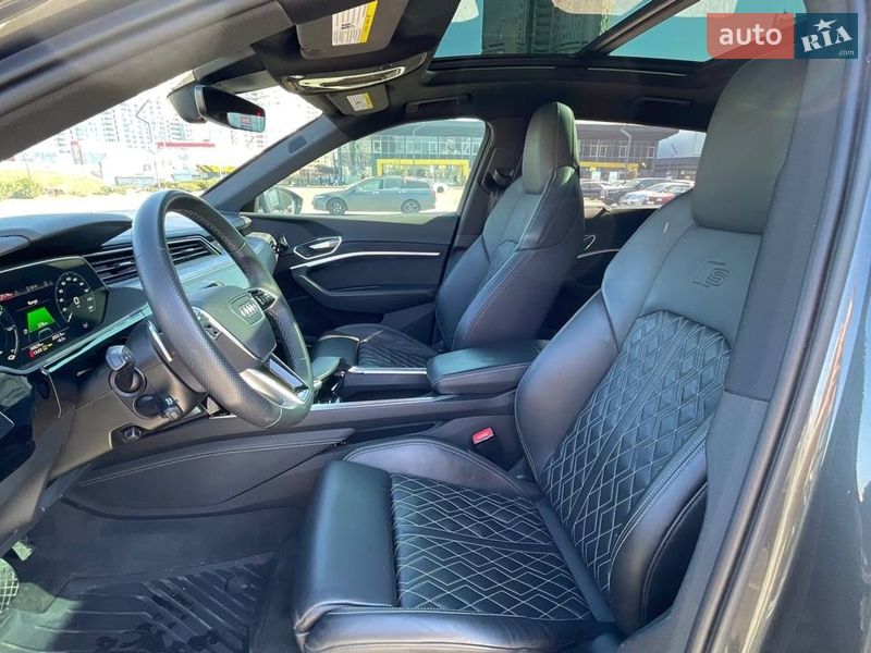 Позашляховик / Кросовер Audi e-tron S 2022 в Києві