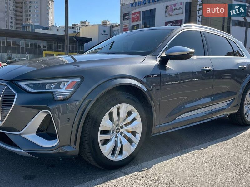 Позашляховик / Кросовер Audi e-tron S 2022 в Києві