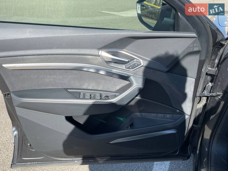 Позашляховик / Кросовер Audi e-tron S 2022 в Києві