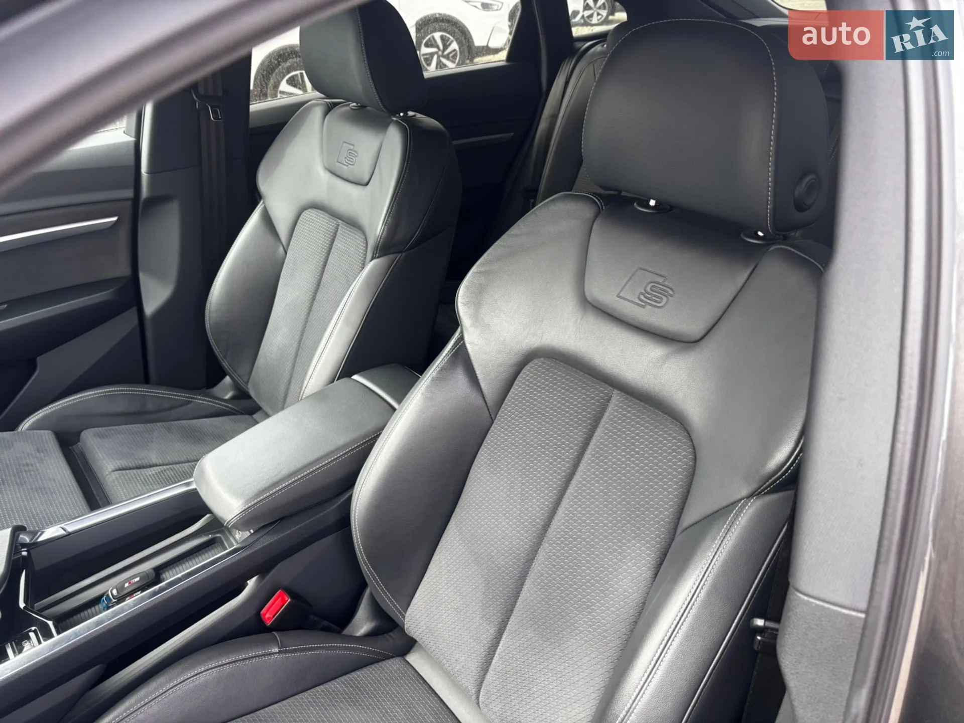 2021 Audi e-tron S - мініатюра 7