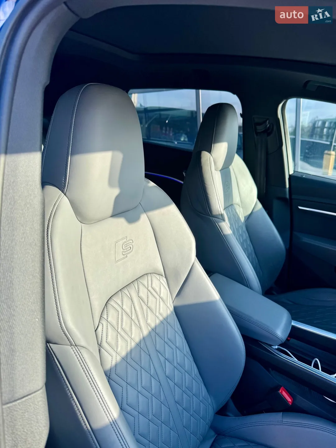 2022 Audi e-tron S - мініатюра 42