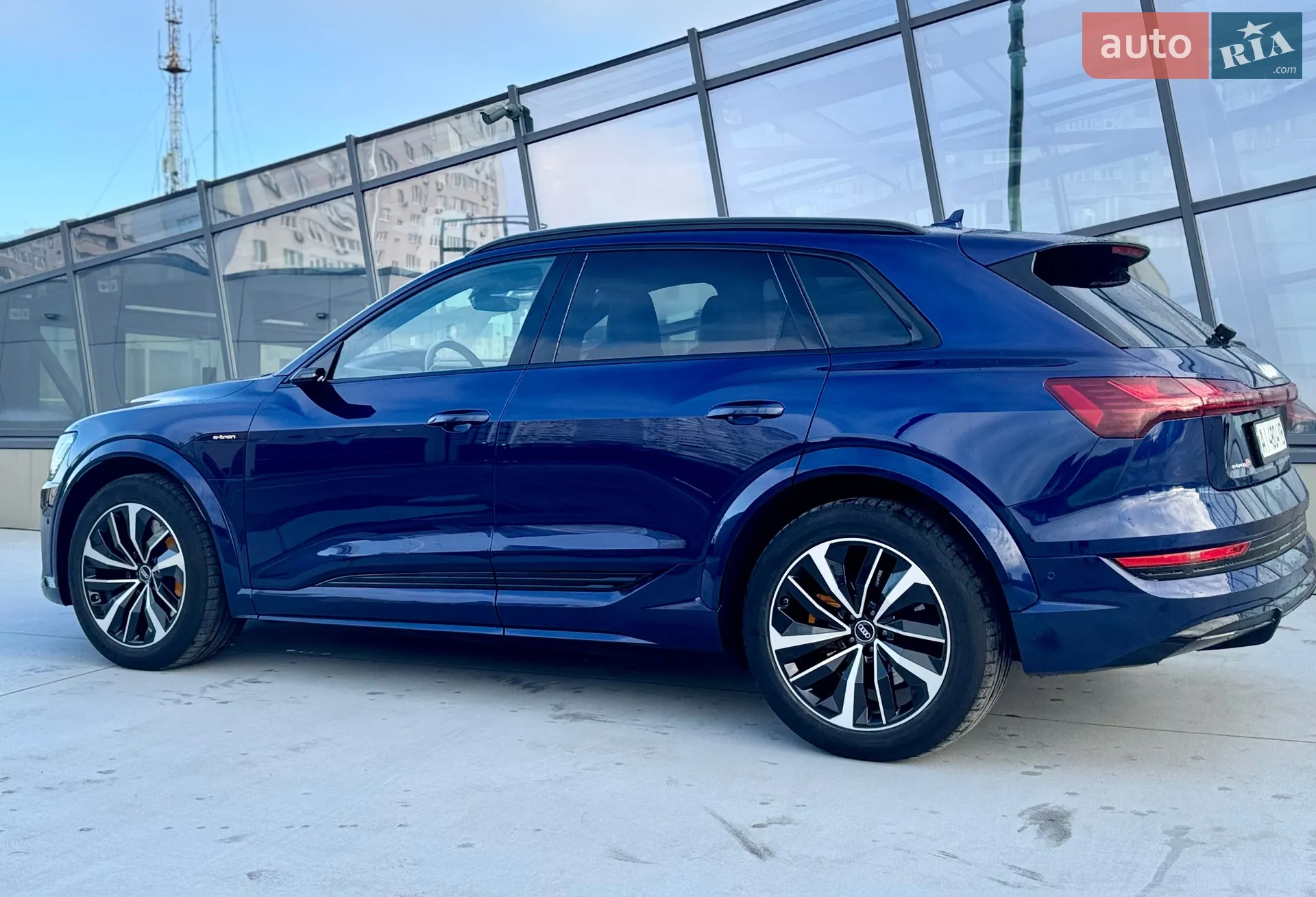 2022 Audi e-tron S - мініатюра 25