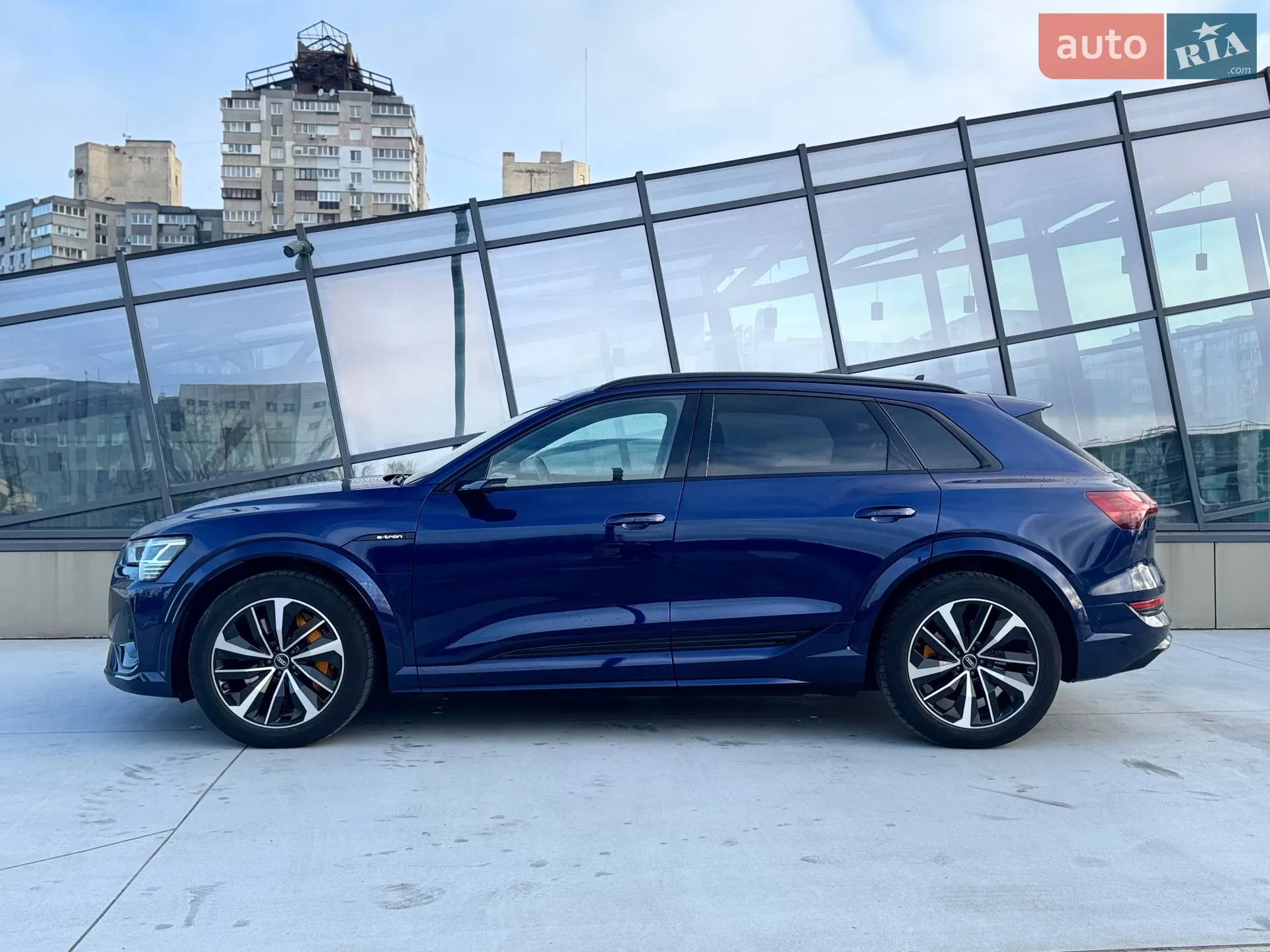 2022 Audi e-tron S - мініатюра 26