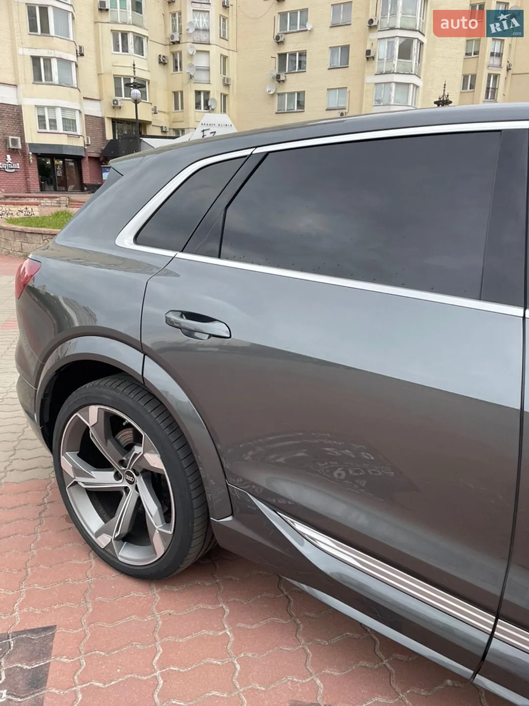 2021 Audi e-tron S - мініатюра 8