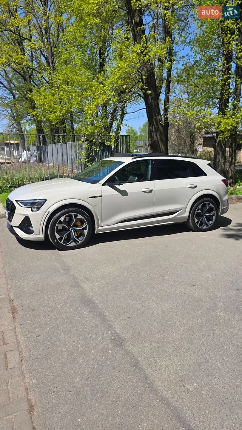2021 Audi e-tron S - мініатюра 5
