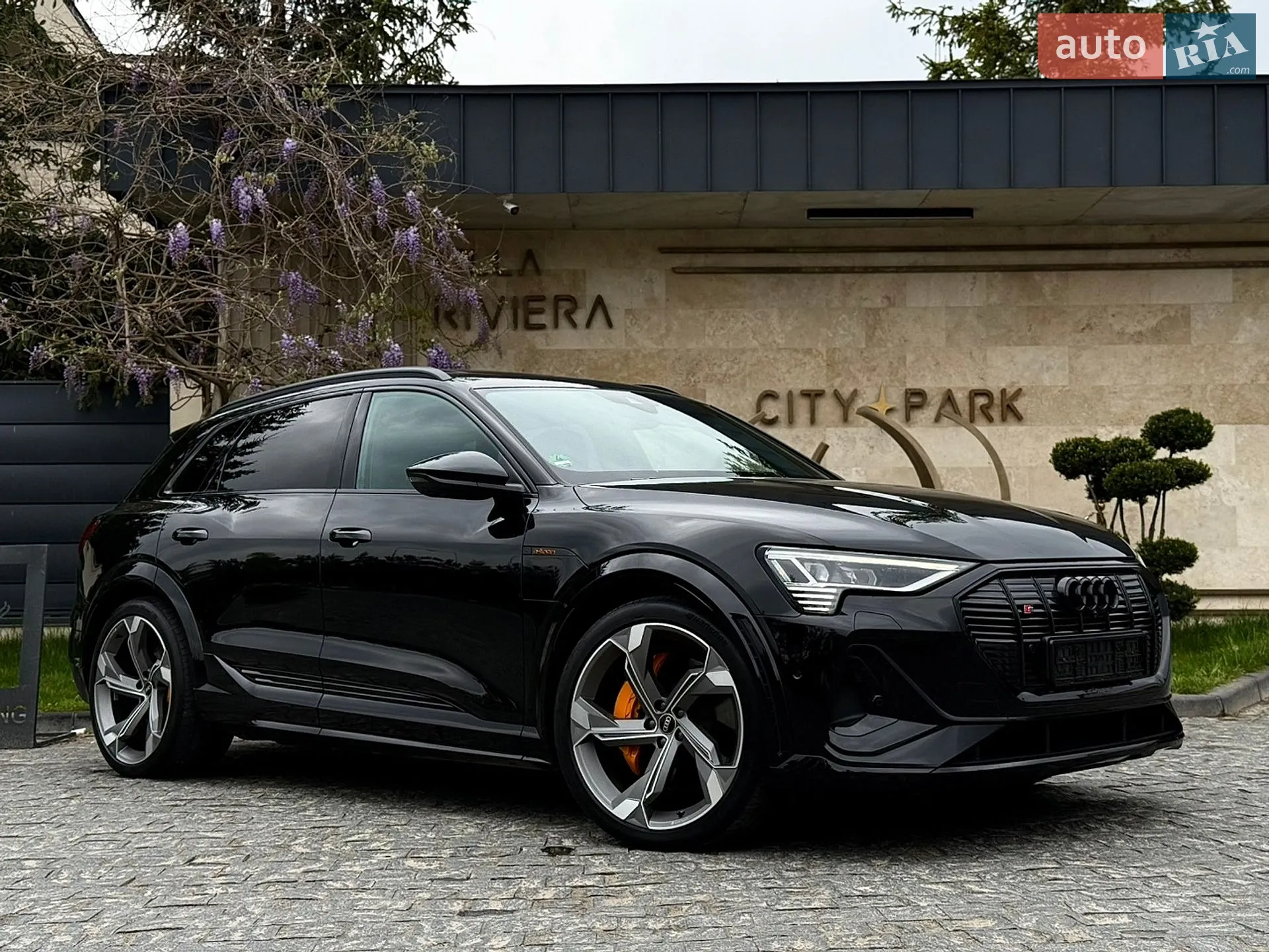 2022 Audi e-tron S - мініатюра 2