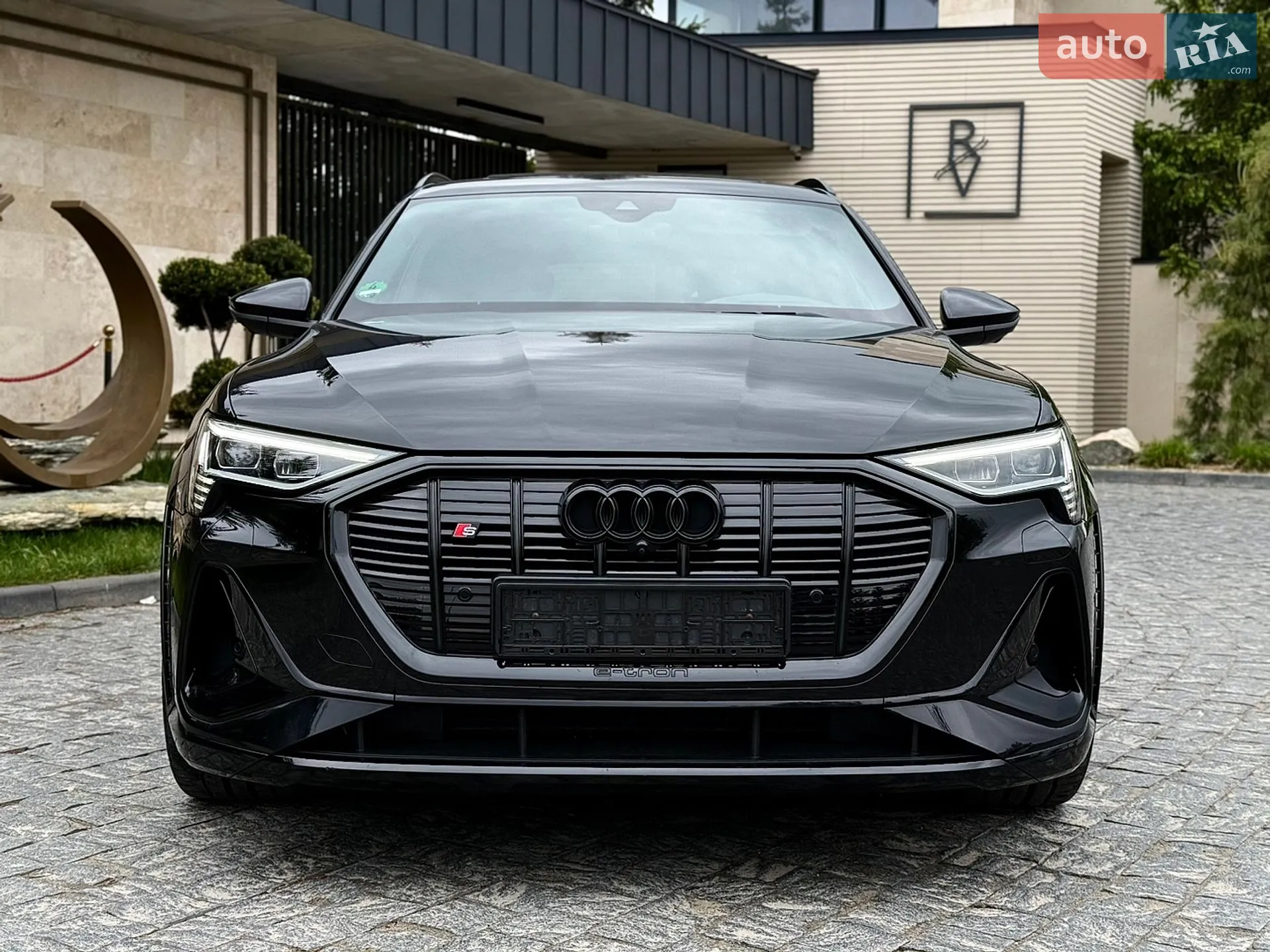 2022 Audi e-tron S - мініатюра 3