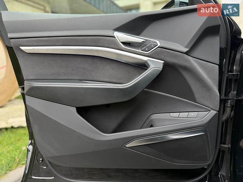 Внедорожник / Кроссовер Audi e-tron S 2022 в Львове фото 26 Внедорожник / Кроссовер Audi e-tron S 2022 в Львове