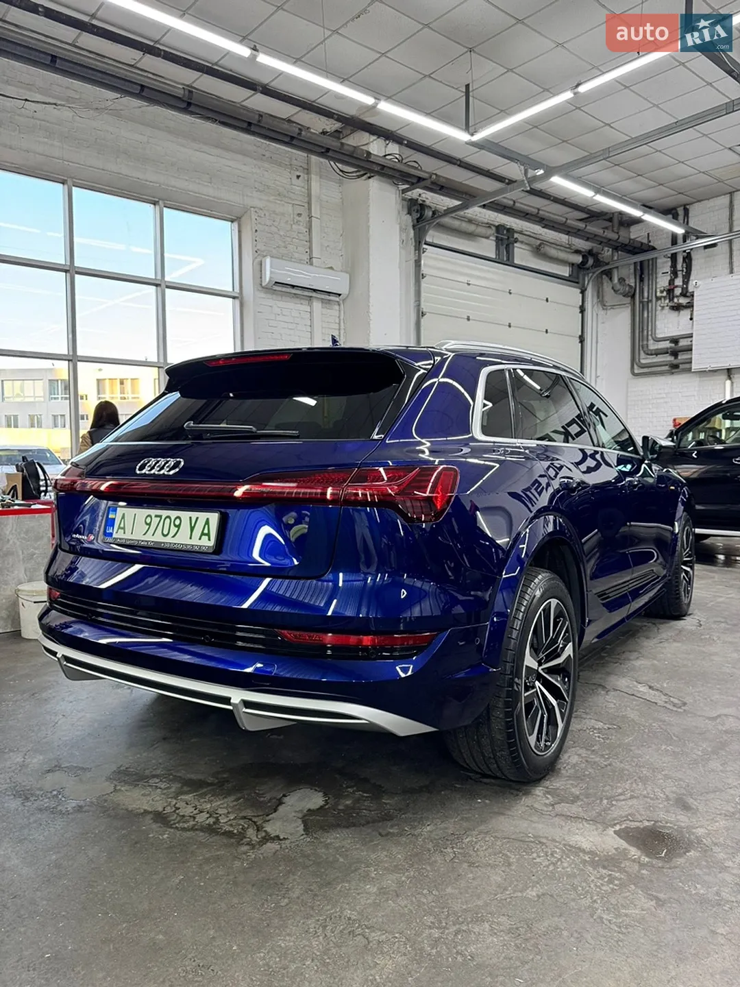 2022 Audi e-tron S - мініатюра 8