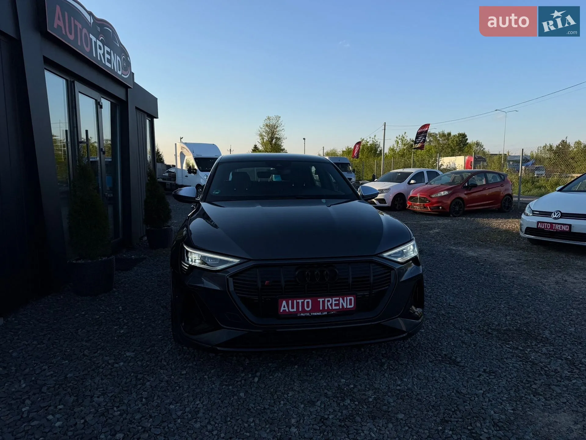 2022 Audi e-tron S - мініатюра 6