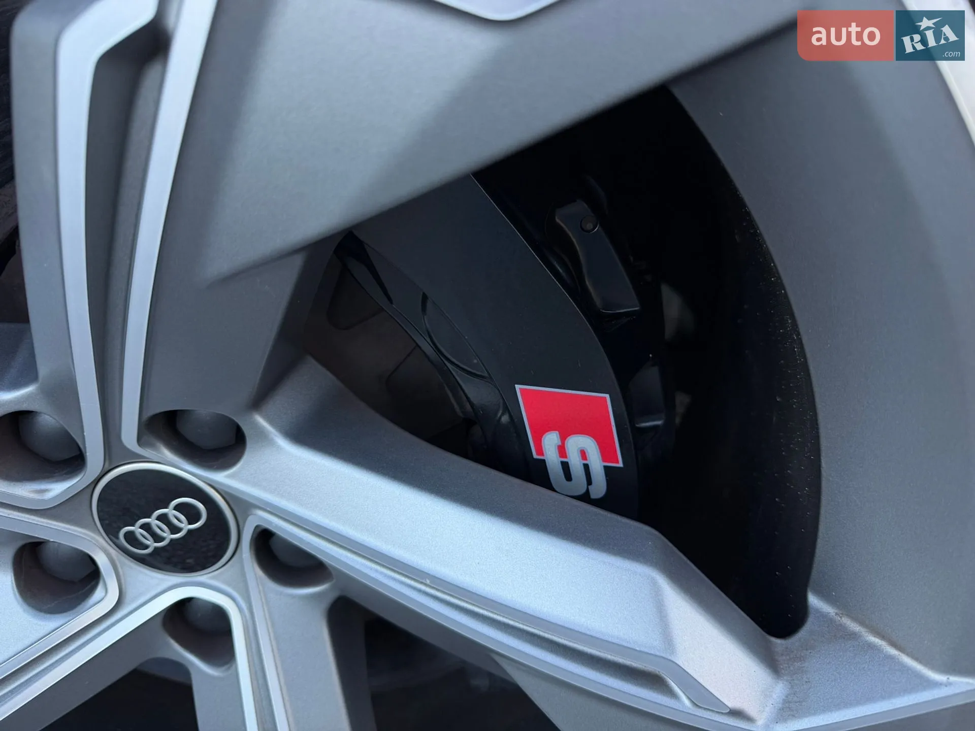 2022 Audi e-tron S - мініатюра 16