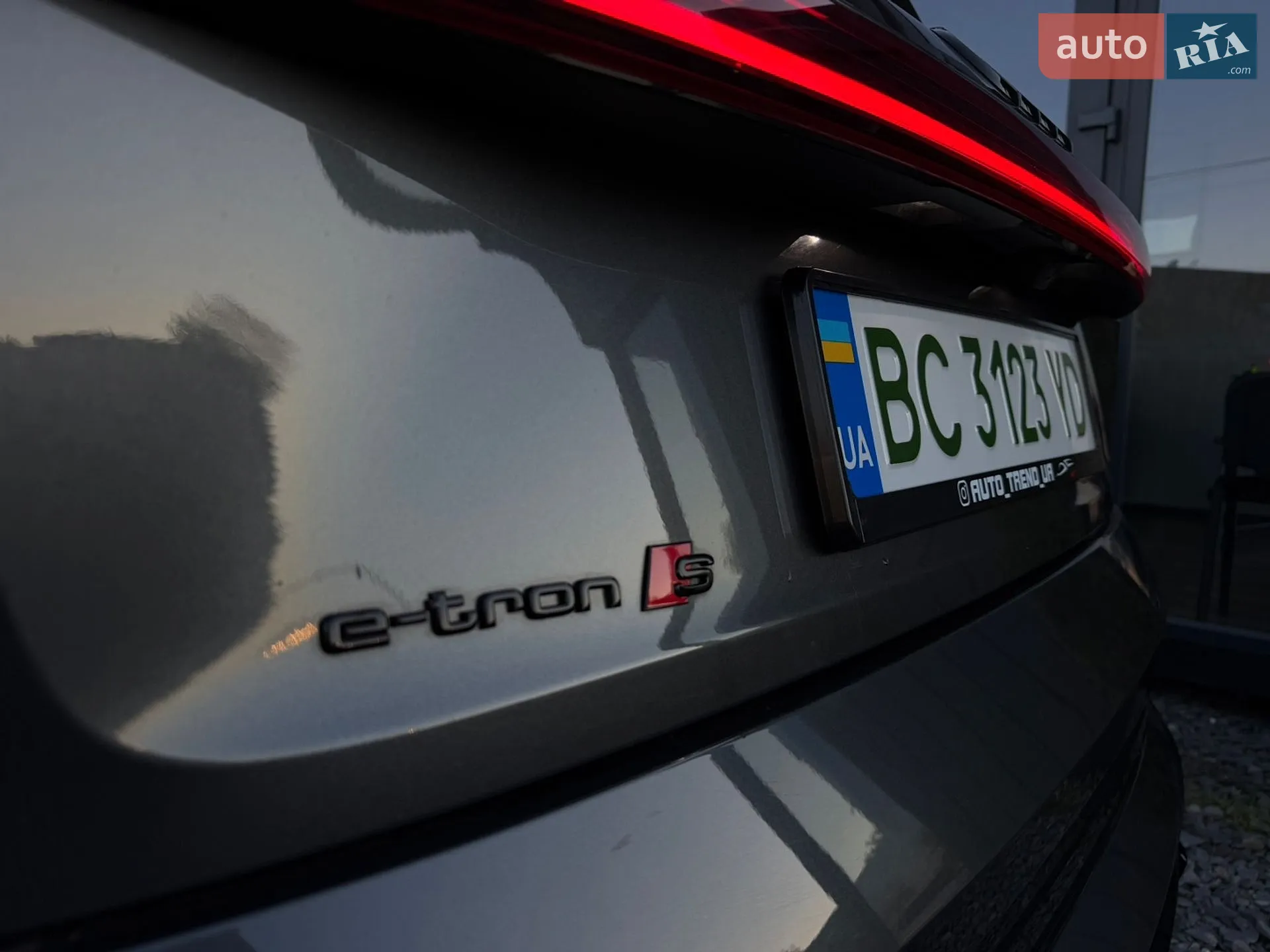 2022 Audi e-tron S - мініатюра 28