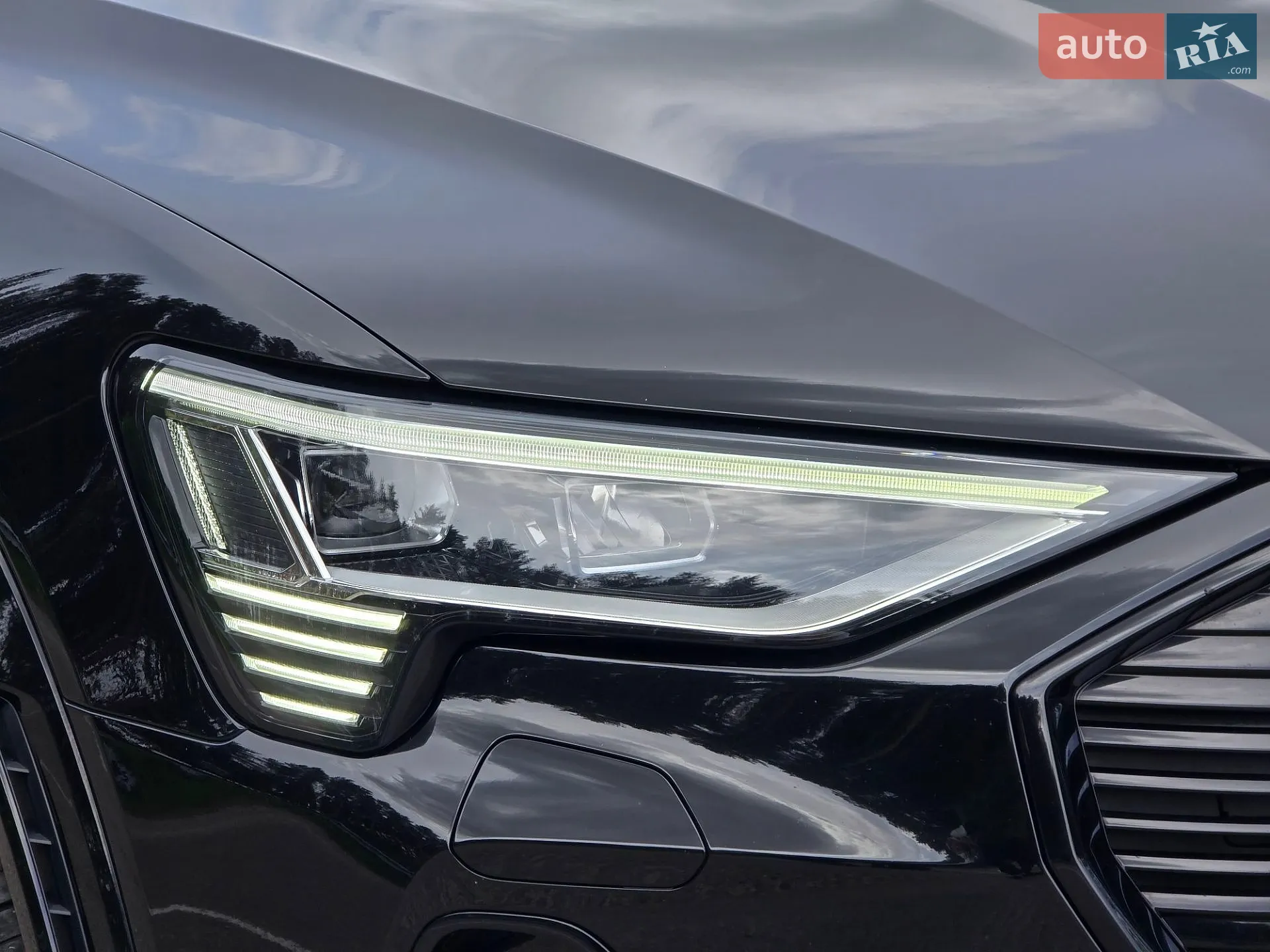 2022 Audi e-tron S - мініатюра 20