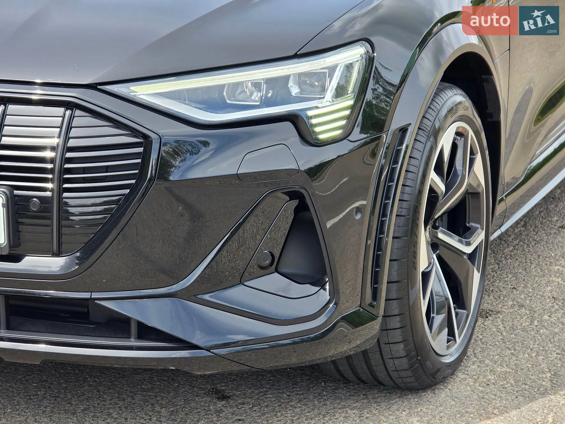 2022 Audi e-tron S - мініатюра 29