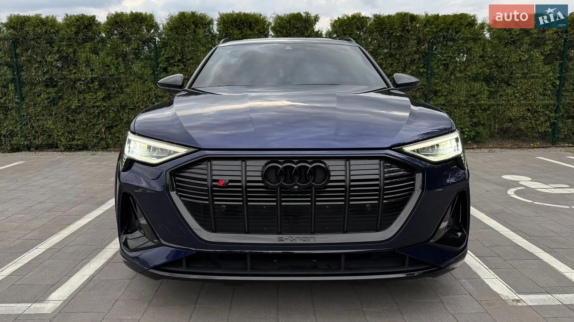 2022 Audi e-tron S - мініатюра 24