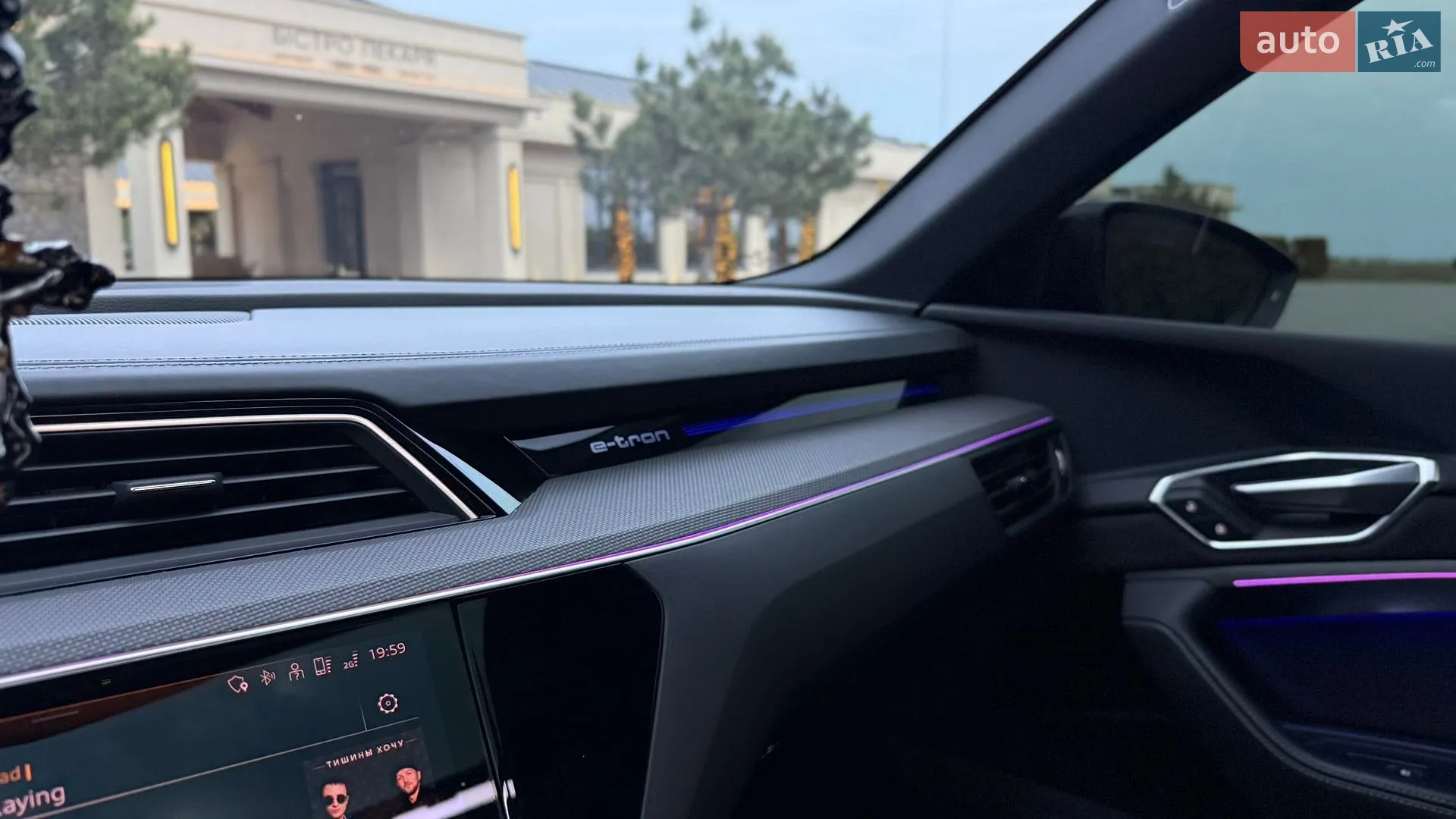 2022 Audi e-tron S - мініатюра 47