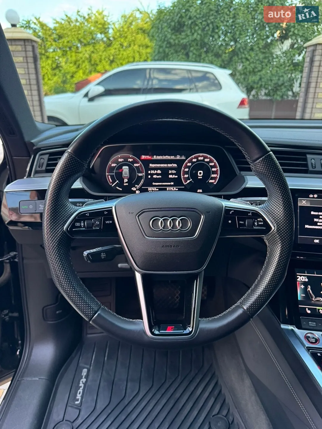 2021 Audi e-tron S - мініатюра 23