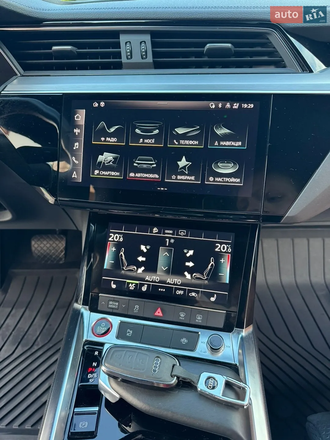 2021 Audi e-tron S - мініатюра 39