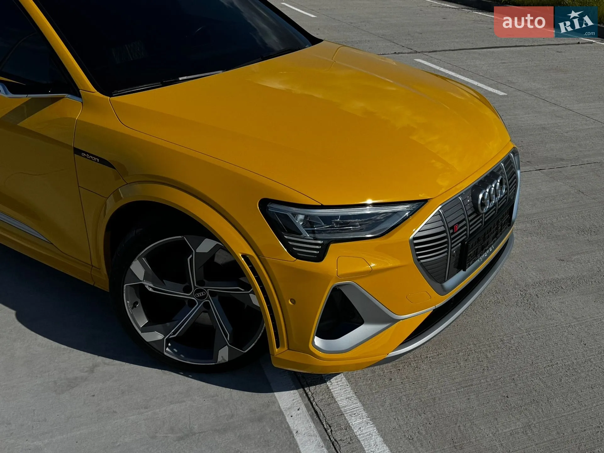 2022 Audi e-tron S - мініатюра 2