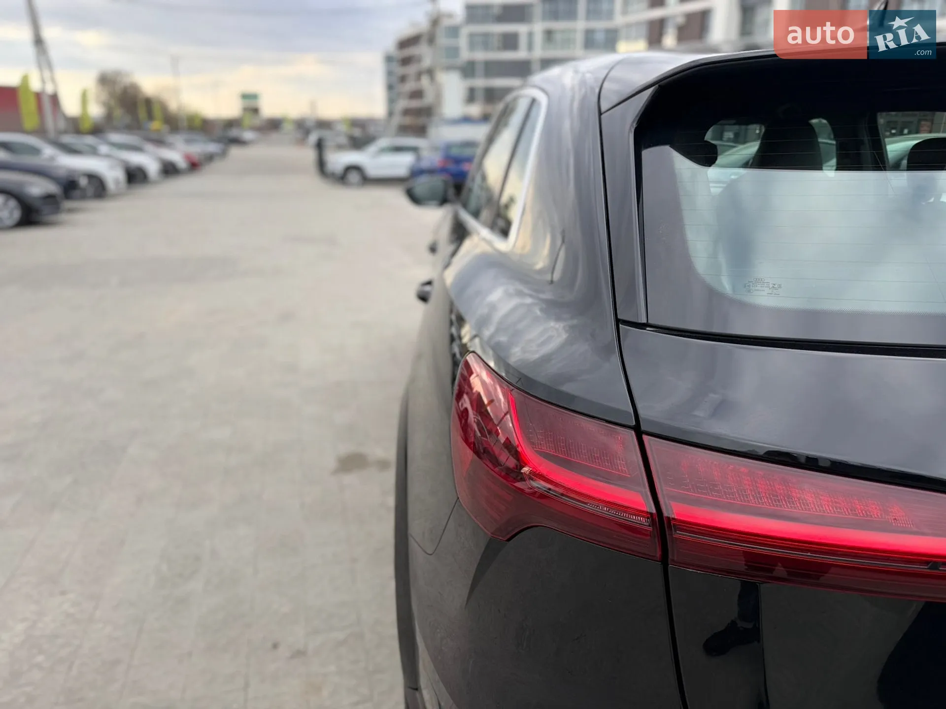 2021 Audi e-tron S - мініатюра 8