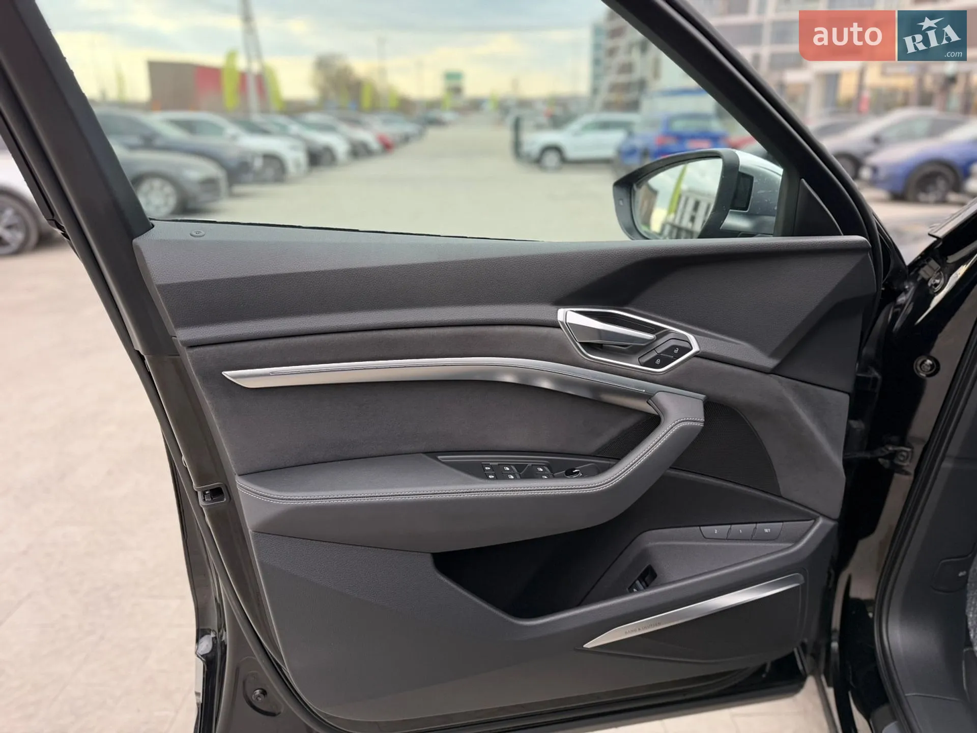 2021 Audi e-tron S - мініатюра 18