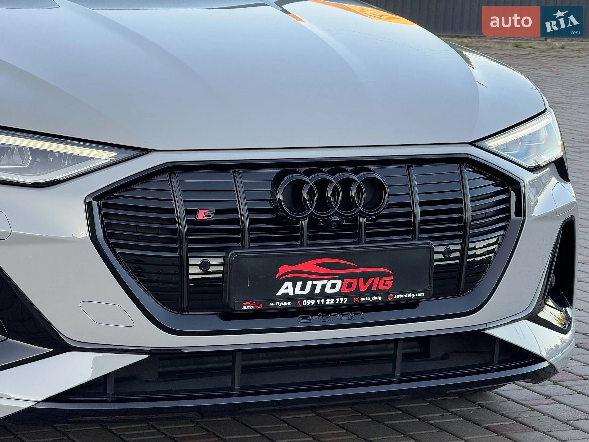 2022 Audi e-tron S - мініатюра 16