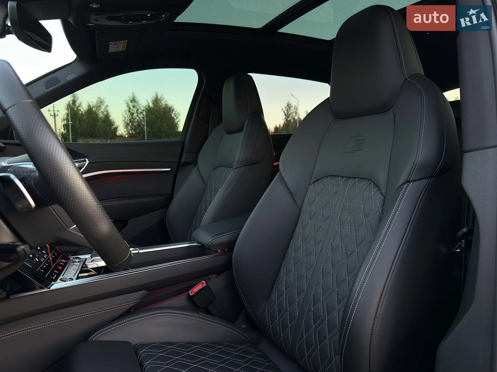 2022 Audi e-tron S - мініатюра 47